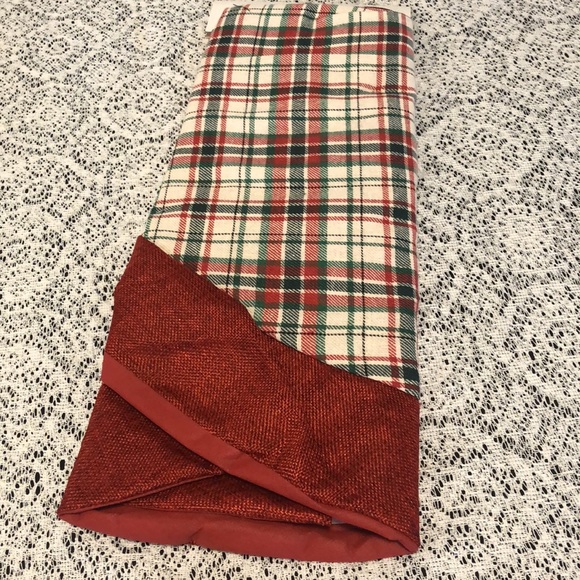 NWT Christmas Holiday Plaid Tree Skirt with Red Trim 38" - Picture 5 of 6